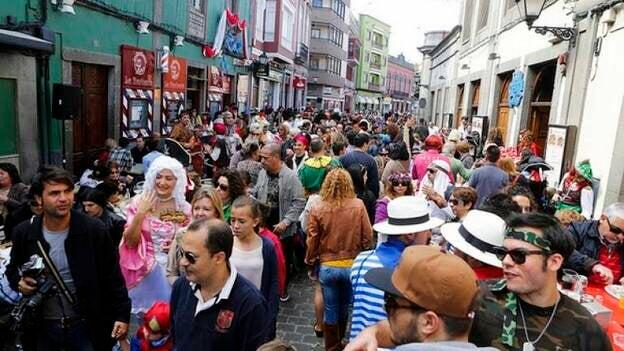 El Carnaval de día de Las mil y una noches toma las calles de Vegueta