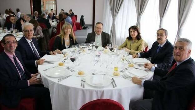 Medalla de Oro a Gonzalo Meneses