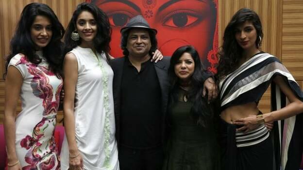 Pan Nalin da la palabra a las mujeres indias urbanas en el filme "7 diosas"