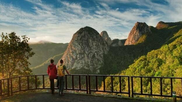 Los miradores de Canarias sorprenden con sus mares de nubes, degolladas y calderas, vistas de 360º y mantos de estrellas