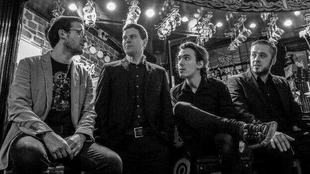 Dios salve a la reina en The Paper Club