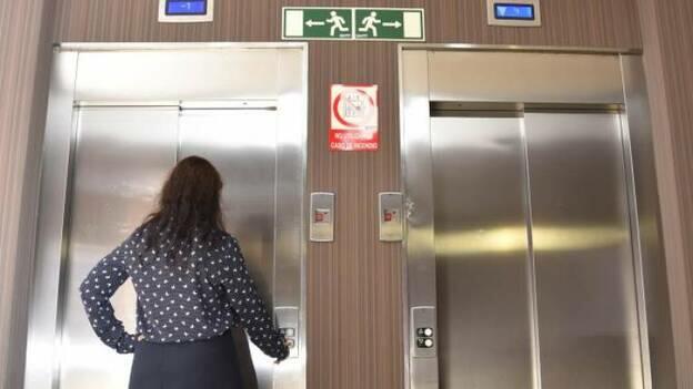Bloqueados 100 ascensores tras acabar el plazo y no pasar la ITV