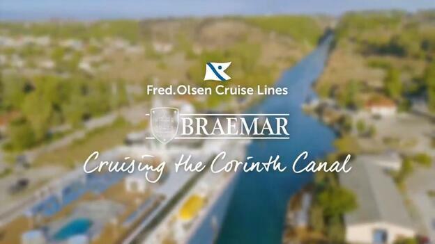 El milimétrico paso de un crucero por el canal de Corinto