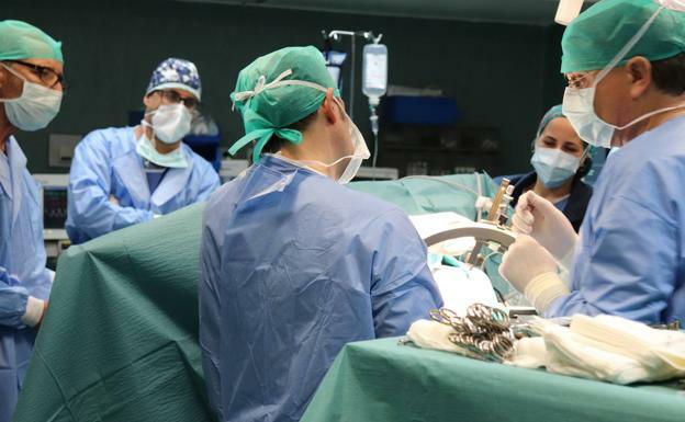 Hospitales Universitarios San Roque lidera la innovación europea en cirugía de Parkinson