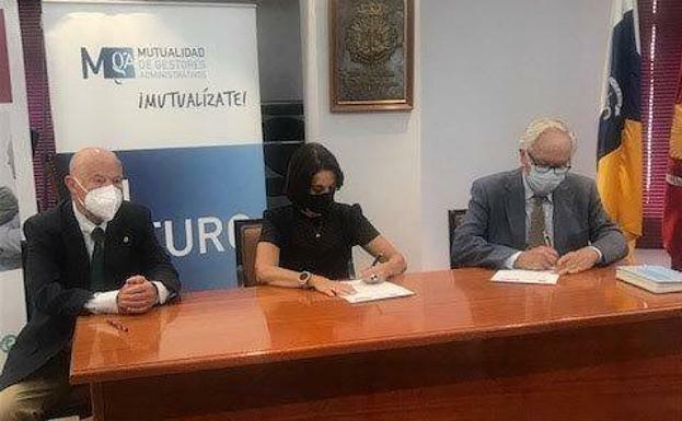 Firma de convenio entre el Colegio Oficial de Gestores Administrativos y la Sociedad Filarmónica de LPGC