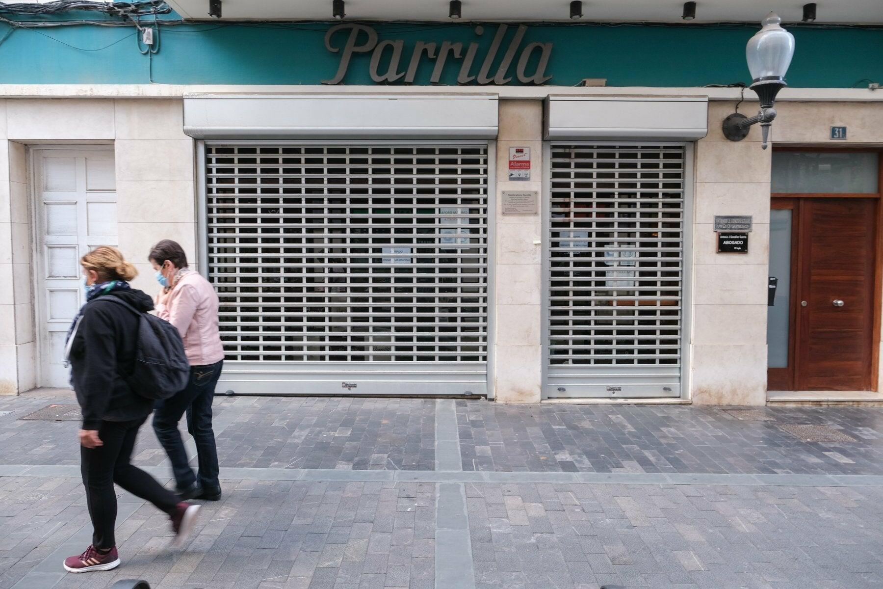 Parrilla cierra por carecer «de licencia para la actividad que estaba desarrollando»