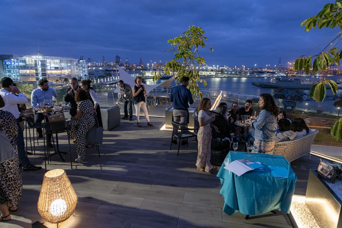 La moda de tomar algo bajo las estrellas