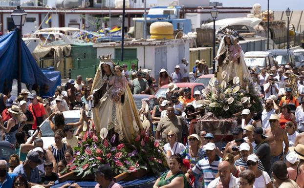 Fervor marinero en el reencuentro de la Virgen del Carmen de Arguineguín y de Playa de Mogán