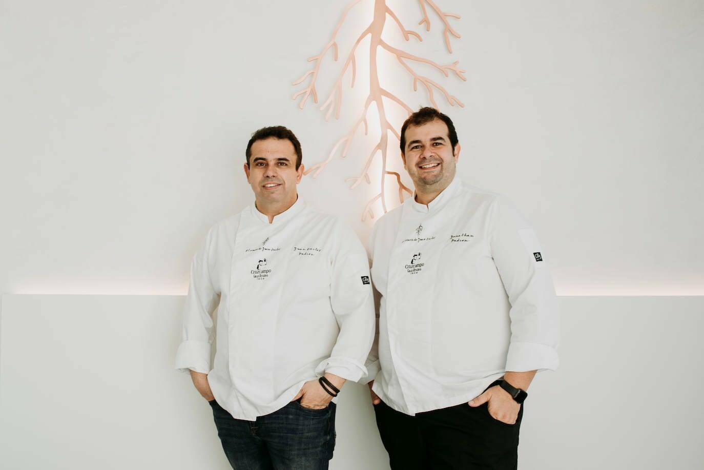 Los hermanos Padrón hacen historia al conseguir las primeras dos estrellas Michelin para unos chefs canarios