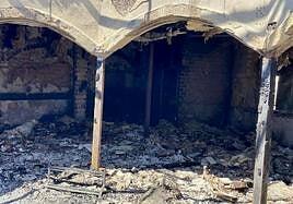 Un restaurante pide cubiertos, puertas y ventanas tras sufrir un incendio