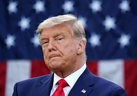 Trump guardó informes secretos, incluso de planes nucleares, en el salón de baile de su casa