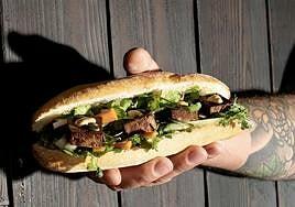 Mih Bahr, los famosos bocadillos vietnamitas ya han llegado a la capital grancanaria