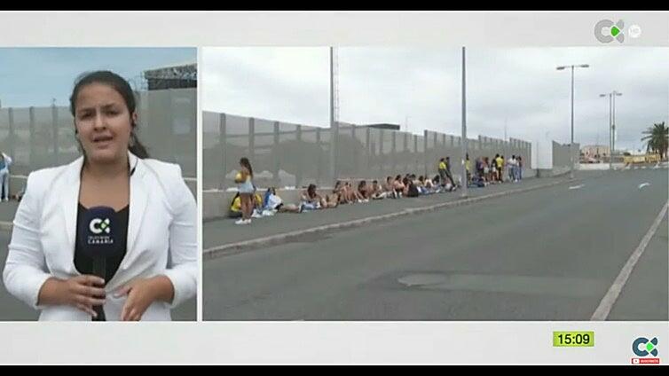 Colas en 7 Palmas para entrar al concierto de Quevedo