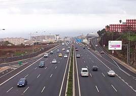 Un motorista resulta herido al colisionar contra un coche en Tenerife