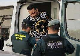 El Adoptado vuelve a la escena del crimen de Andrea Costa