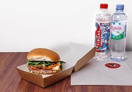 Así es la hamburguesa «canariona» que arrasa: con cochino negro, chorizo de Teror y queso pimentón