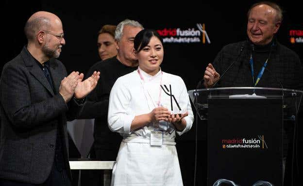 Noelia Tomoshige es la pastelera revelación con un postre de cítrico japonés y miel andaluza