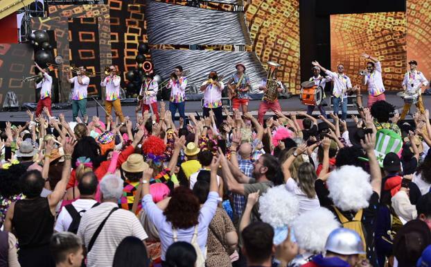 La segunda jornada del Carnaval de Día congrega en Santa Catalina a 9.500 personas