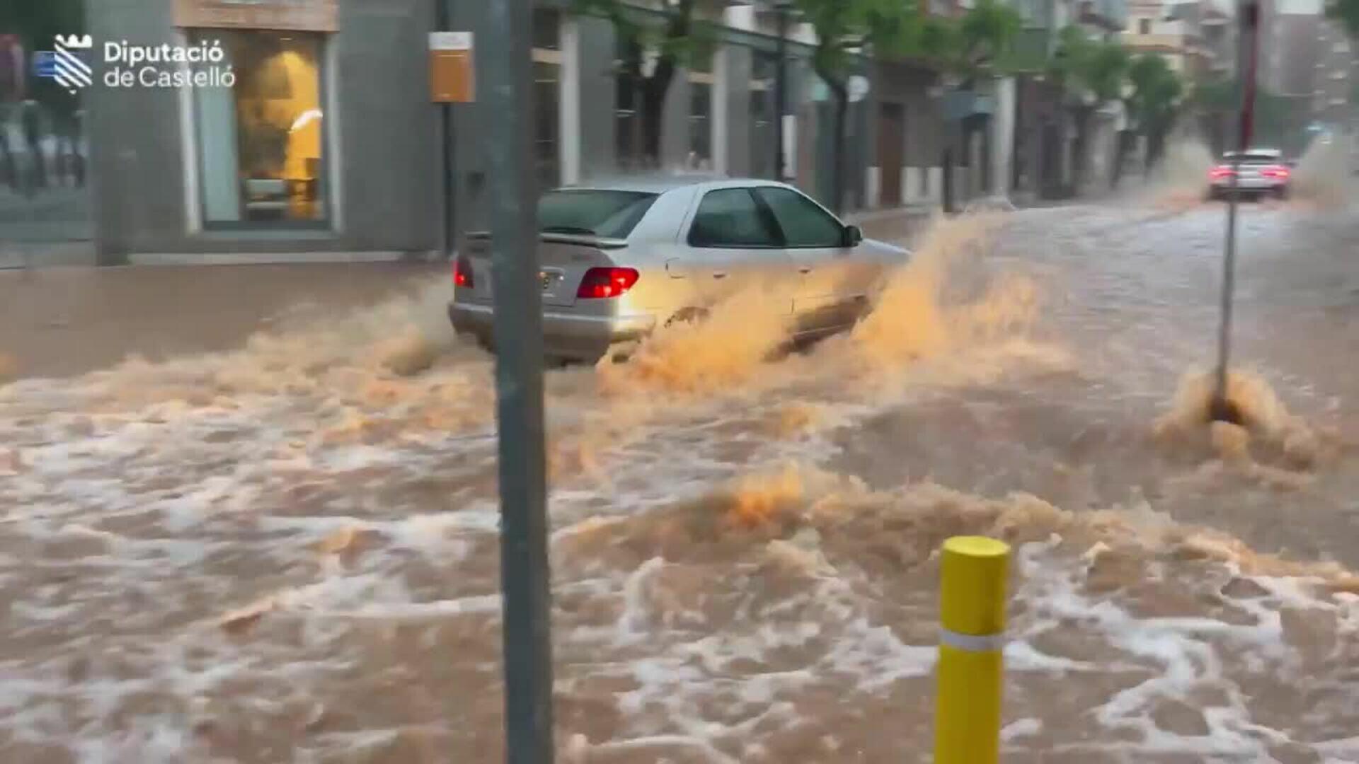 Dispositivo especial de los bomberos de Castellón por las intensas lluvias