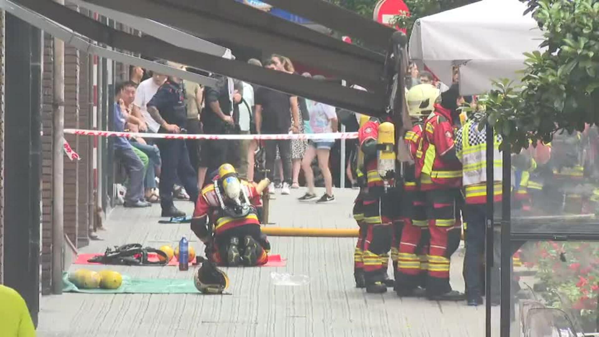 Un espectacular incendio en un restaurante de Bilbao obliga a evacuar a tres bloques de viviendas