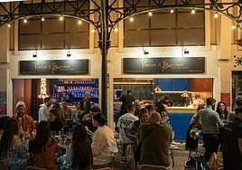 Piscos & Buches inaugura la «terraza más especial» del Mercado del Puerto