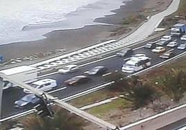 Una colisión en La Laja causa retenciones en la entrada sur a la capital grancanaria