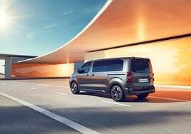Peugeot renueva por completo sus polivalentes Traveller y Expert Combi