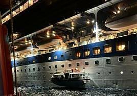 Evacúan a un pasajero de un buque cerca de Arrecife por un problema médico