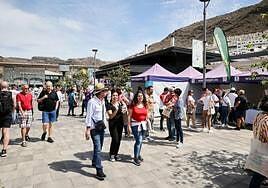 Se busca talento local para cubrir la demanda del sector servicios