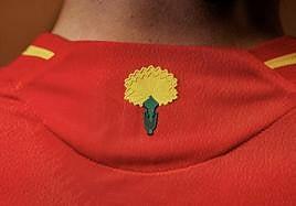 El origen del clavel que lucirá España en su camiseta para la Eurocopa