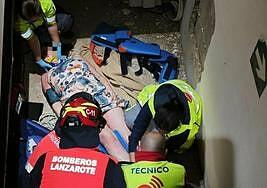 Una mujer cae desde una terraza de unos cuatro metros en Yaiza