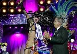 Drag Tamito triunfa en el carnaval de Maspalomas