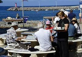 Canarias liderará el crecimiento económico en 2024 pero pasará a la cola al año siguiente