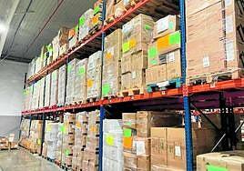 El almacén del despilfarro sanitario: millones de guantes y mascarillas inservibles