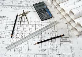 La funcionaria, la delineante y la juez