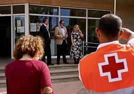 Santa Lucía iza la bandera de Cruz Roja para celebrar sus 150 años de acción humanitaria en Canarias