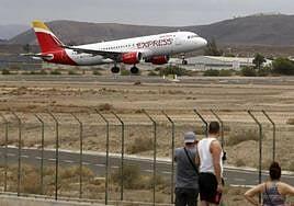 Iberia Express lanza vuelos a partir de 19 euros desde Madrid a Gran Canaria y Tenerife