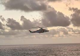 Un simulacro sorprende a los curiosos que esperaban al eclipse en el faro de Sardina