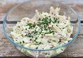 Deliciosa ensalada de puerros, manzana y jamón