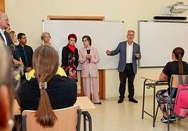 La vuelta de Ángel Víctor Torres a las aulas en el IES Las Huesas de Telde