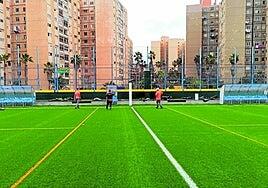 A licitación por 213.583 euros una cubierta para el campo de fútbol Parque Atlántico