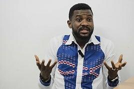 Sani Ladan, escritor: «Al inmigrante se le quiere vulnerable, para que agache la cabeza»