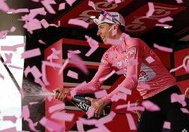 Pogacar devuelve a Roma la dolce vita