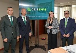 Las imágenes del desayuno informativo Cajasiete