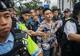 Hong Kong condena por subversión a catorce defensores de la democracia