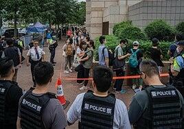 Hong Kong condena a 14 activistas en el mayor juicio contra el movimiento prodemocracia