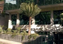 Un niño de 14 años herido en un choque frontal entre dos turismos en La Laguna