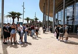 Alumnado y familias claman por la «precariedad» de la EBAU en ExpoMeloneras