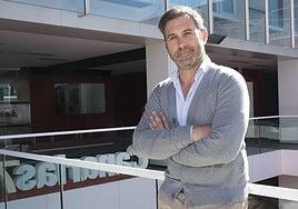 «Empecé con 10.000 euros, un móvil, un portátil de segunda mano y un coworking como despacho»