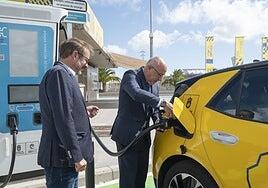 El Cabildo licita el suministro de 30 estaciones de recarga de vehículos eléctricos